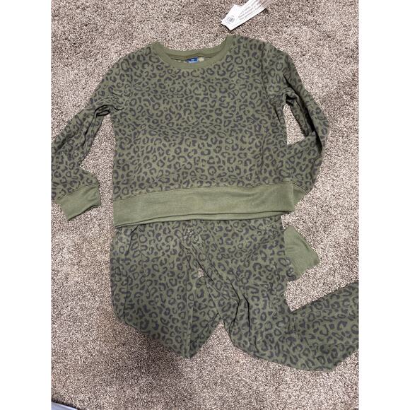 NWT Old Navy Girls Fleece Jogger Set Green Cheetah Print Girl's Size M (8) - Picture 1 of 4